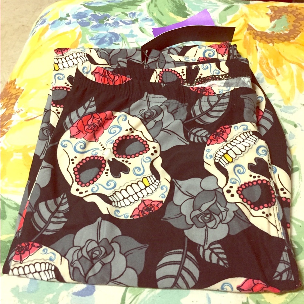 Sugar skull leggie